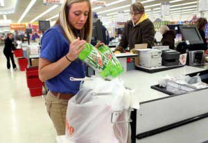 Missouri Legislature Asks: Paper or Plastic? 1 Haley_Deen_bags_groceries